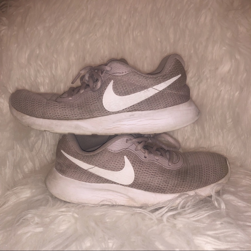 Nike Tanjun Women’s Shoes